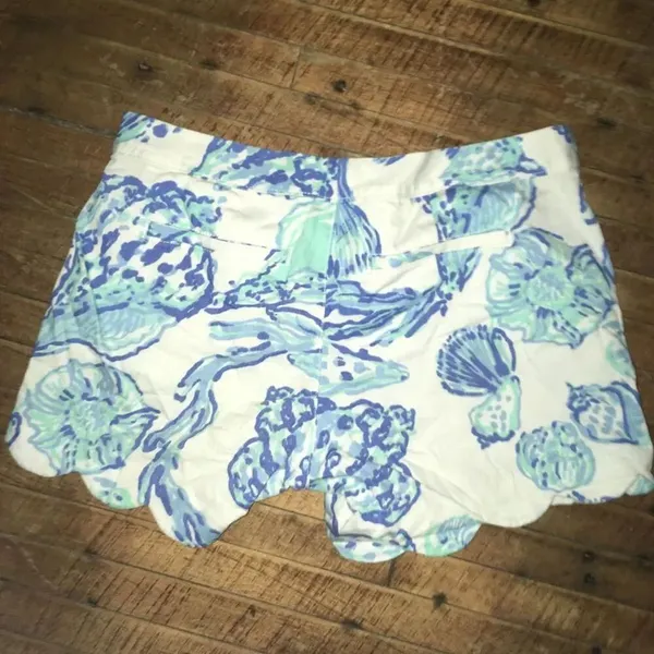Lilly Pulitzer scalloped blue shell Buttercup size 4 shorts - Image 2