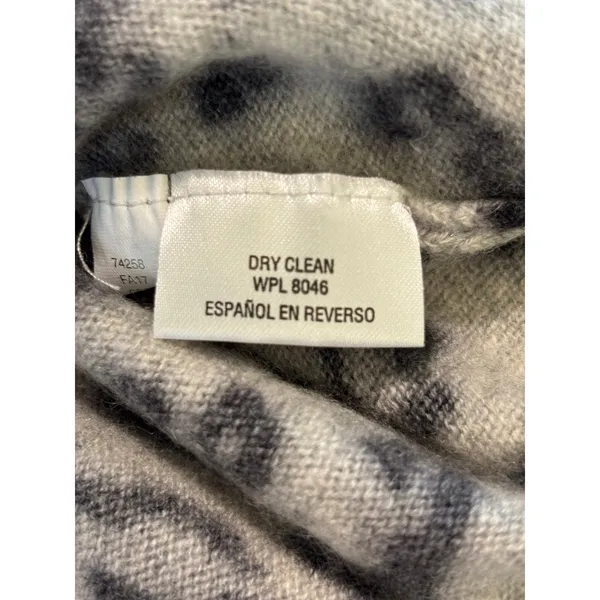Charter‎ Club Luxury Cashmere Grey Leopard Print Cold Shoulder Sweater Medium - Image 5