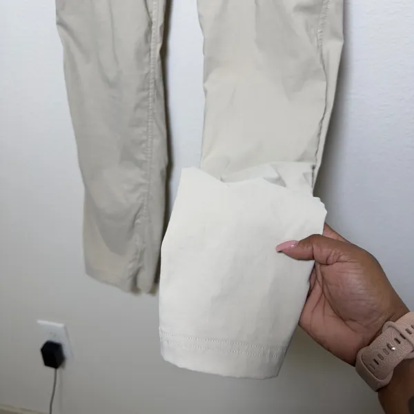 Eddie Bauer Women First Ascent Pants 8 Beige Hiking‎ Cargo Zip Pockets Outdoor - Image 3