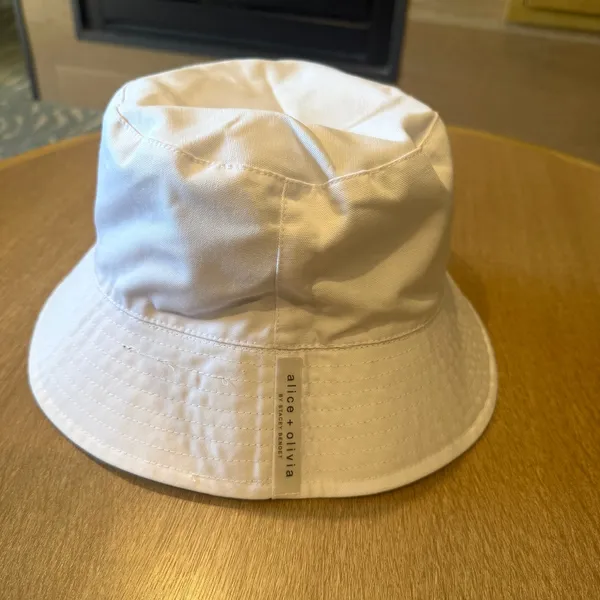 new adult Alice + Olivia one size reversible daisy bucket hat A1 2826 - Image 6