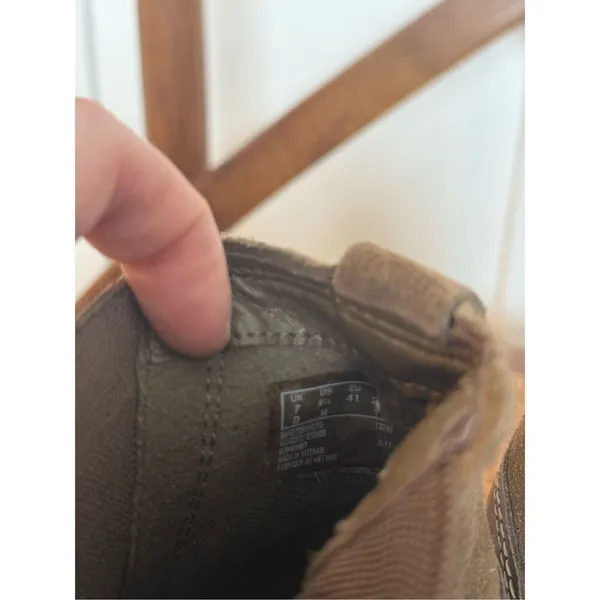 Clark’s Artisan Maypearl tan suede booties size 9.5 - Image 12