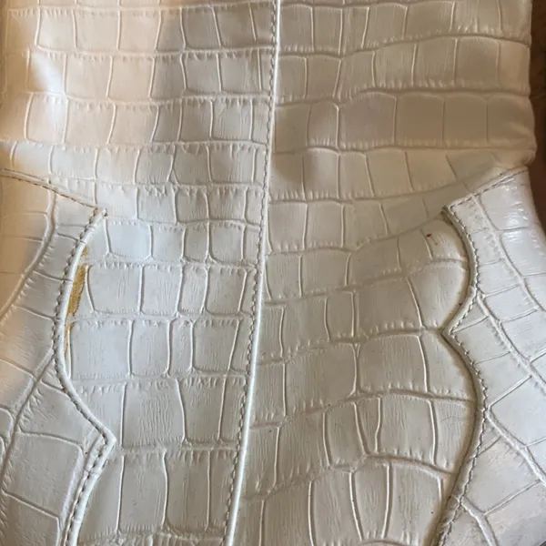 Elegant Cream Knee - Image 6