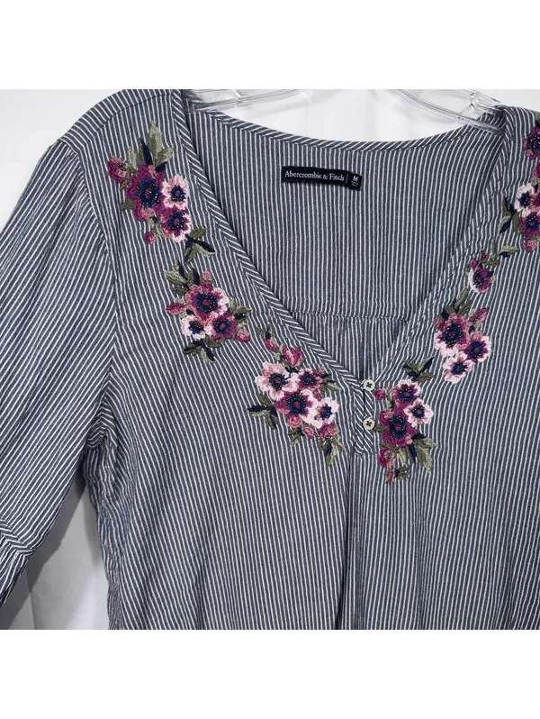 Abercrombie & Fitch Embroidered Striped Peasant Blouse Size Medium - Image 3