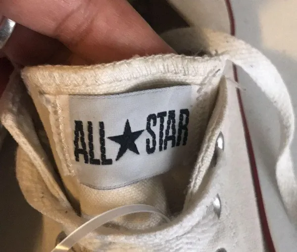 Converse Unisex Shoe in Cream M7 W9 - Image 7