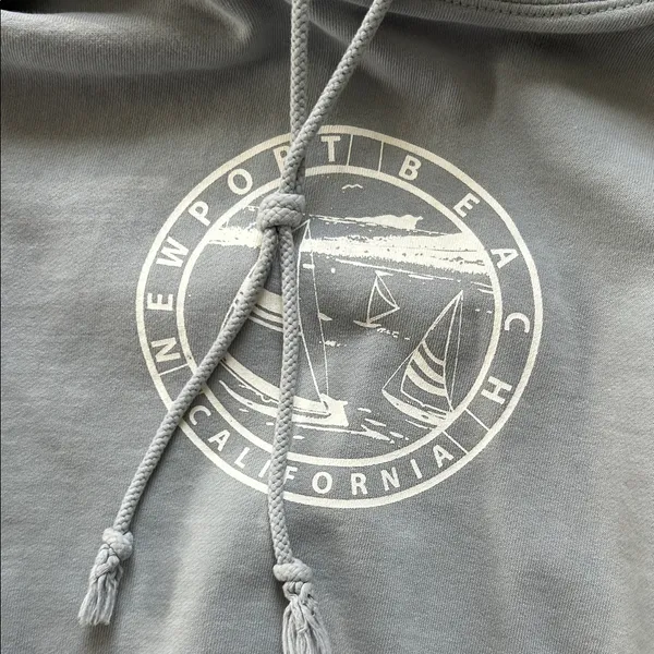 Brandy Melville Light Gray Hoodie - Image 4
