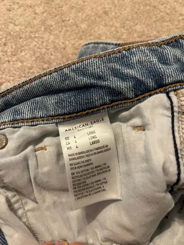 American Eagle Mom Jeans - Image 3