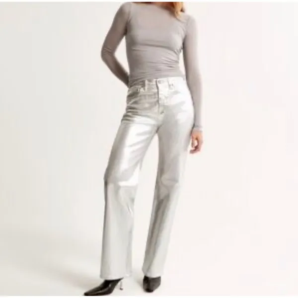 Abercrombie‎ & Fitch Curve Love 90s Relaxed High Rise Metallic Silver Jeans 14L - Image 3