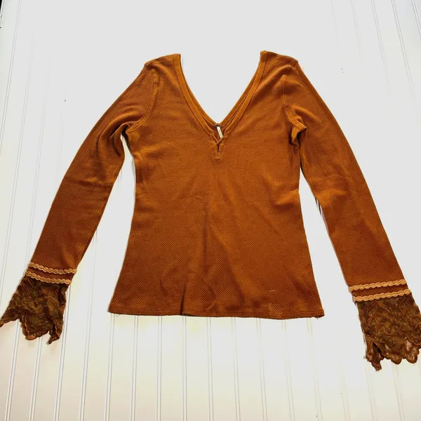 Free People Vintage Crafty Cuff Thermal Top Yellow Gold Rust Lace Cuffs‎ - Image 2