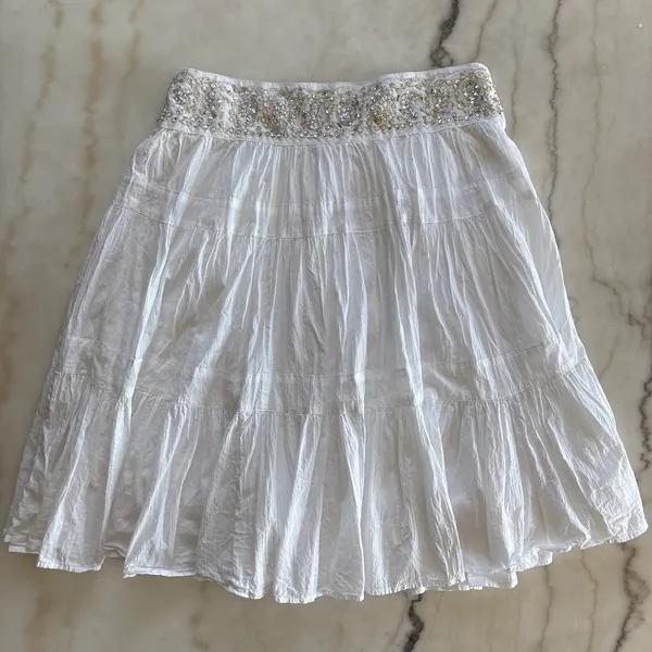BCBGMaxAzria Vintage Y2K White Tiered Boho Midi Skirt Beaded Sequin Size Small - Image 4
