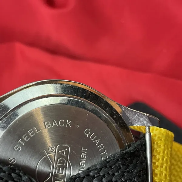 Black Yellow & Silver Toned Wristwatch Luminous Hands‎ New Battery - Image 4