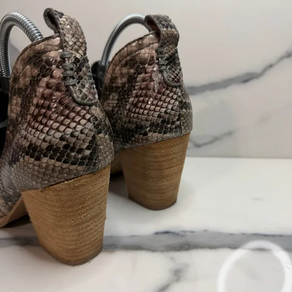 Jeffrey Campbell Wmns Snake Embossed Leather Rosalee Boots Sz 7 Western Pull-On - Image 4