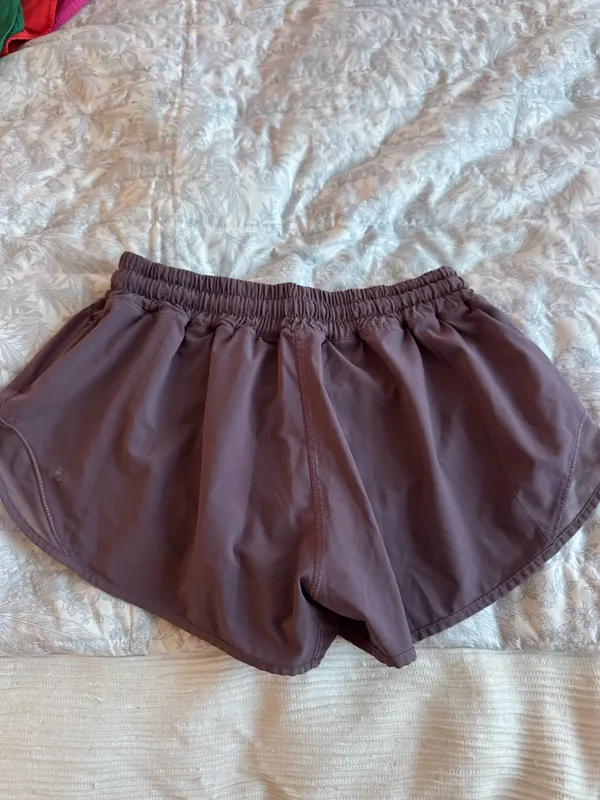 Lululemon Hotty Hot 2.5" Low-Rise Shorts - Image 2