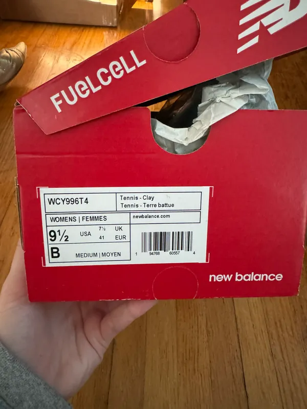 New Balance Tennis Shoes - Image 10