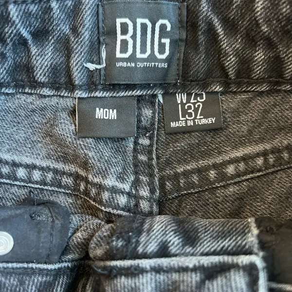 BDG Mom Jeans in black - Image 3