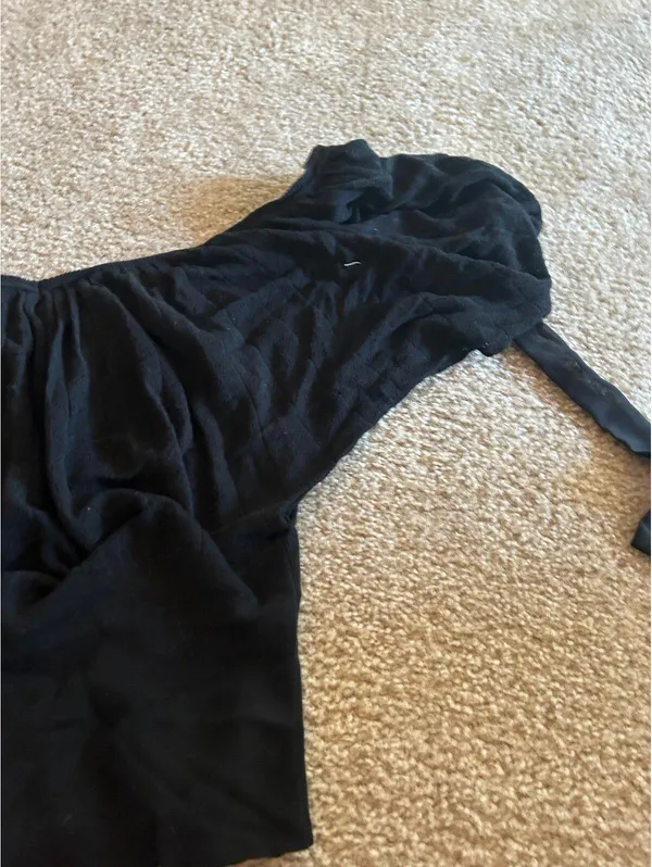 ab35 Woman size medium top cute - Image 3