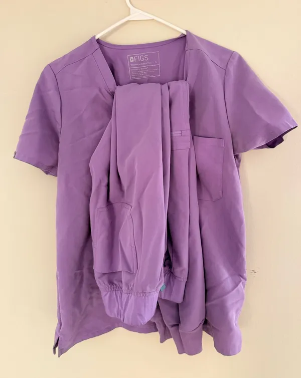 FIGS Scrubs Set - Image 6