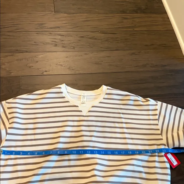 New with Tags Spanx Air Essentials Striped Crew Sz M - Image 10
