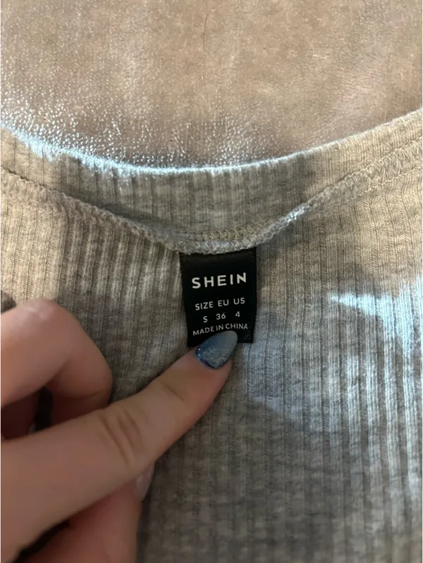 Shein Basic Grey Long Sleeve Crop Top - Image 3
