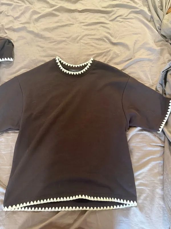 Primark brown short sleeve and shorts oversized set with white hemming - Image 5
