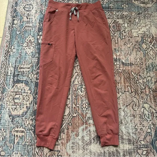 Figs Zamora High-Waisted Slim Jogger Scrub Pants in Mauve Dusty Rose Size Small - Image 9