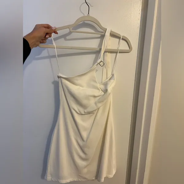 NEW- With Jean White Bodycon Buckles Dress, NEVER WORN - Image 4