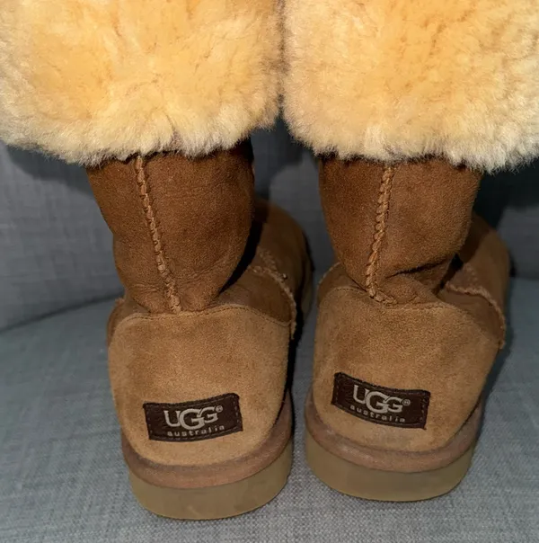 Women’s Ugg Classic II boots tall chestnut brown size 9 - Image 5