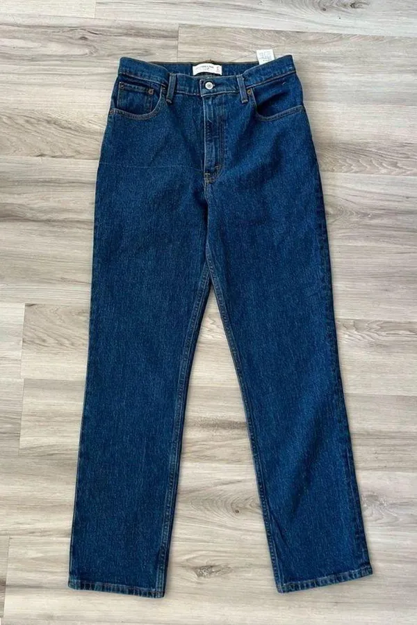 Abercrombie 27/4 The 90's Straight Ultra High Rise Jeans - Image 2