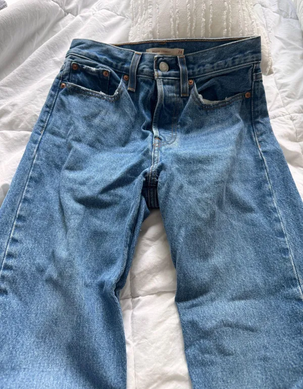 Levi’s Straight Leg Jeans - Image 2