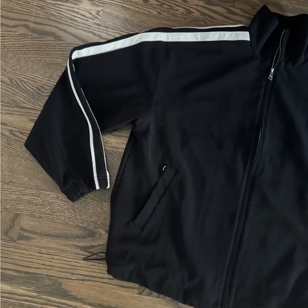Athleta black and cream cinchable adjustable zip up track jacket - Image 4