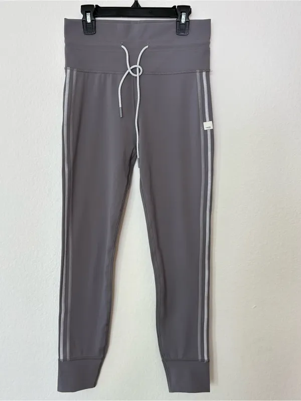 Vuori Daily Sport Legging Size Medium Smoke - Image 2