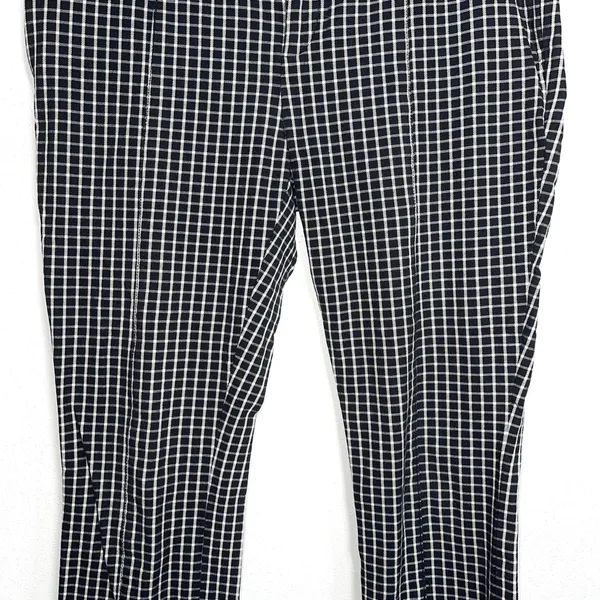 Essential Slim Black & White Plaid Print Cropped Pants - Image 6