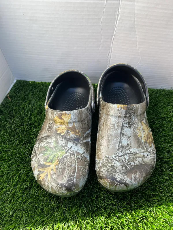 Crocs Realtree Clogs - Image 3
