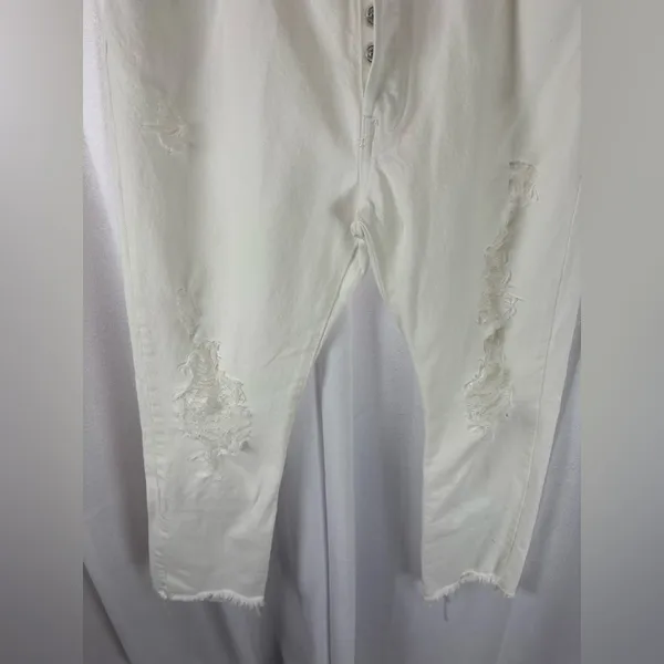Levi’s‎ 501 White Distressed Button Fly Jeans Size 32 EUC - Image 4