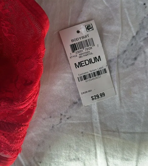 INC red lacey cross back wireless bra M - Image 2