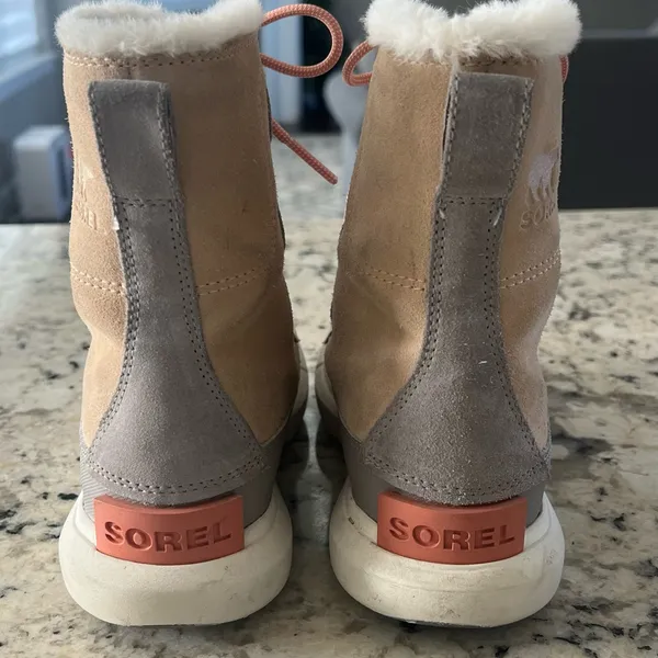 Sorel Tan and White Winter Boots - Image 5