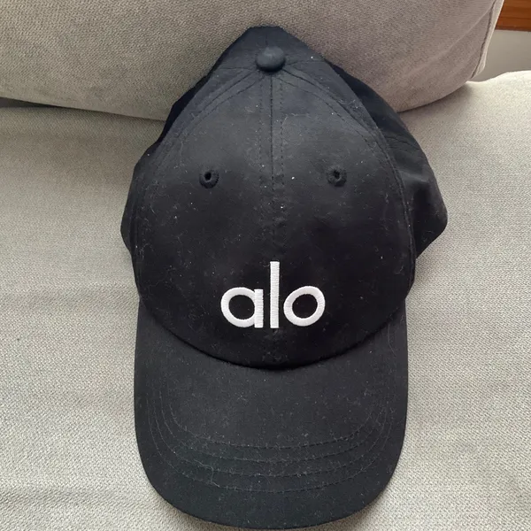 Alo Yoga Off-Duty Cap Black/White - Image 2