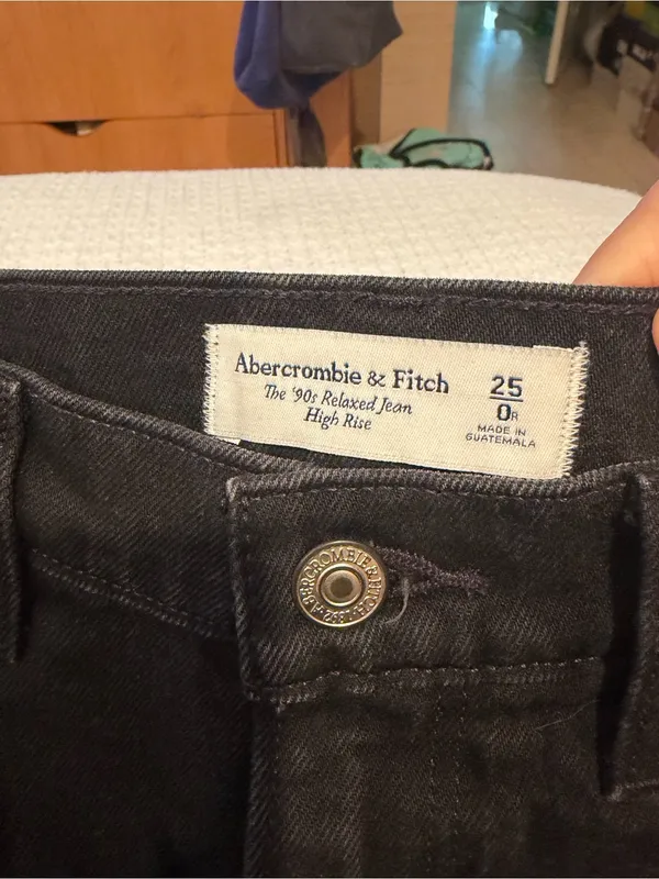 Abercrombie & Fitch Black High-Rise Straight-Leg Jeans - Image 2