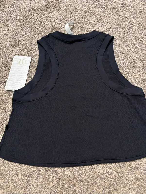 Lululemon Hint of Sheer Cropped Tank NWT size 4 - Image 6