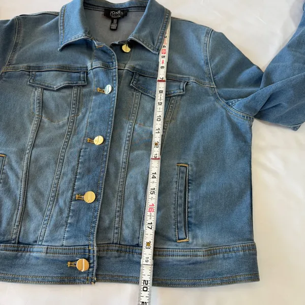 Denim Jacket Medium Wash Blue Stretch Jones New York Gold‎ Buttons Size Medium - Image 4