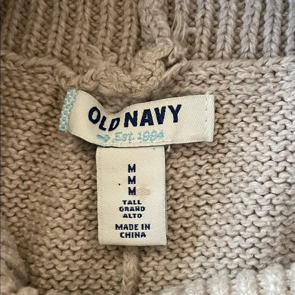 Old Navy Women's Light Gray Turtleneck Sweater - Image 7
