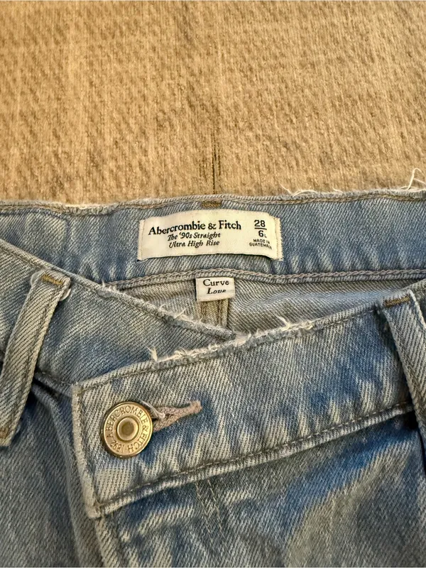 Abercrombie Curve Love 90s Straight Ultra High Rise Jeans 28 6L - Image 4