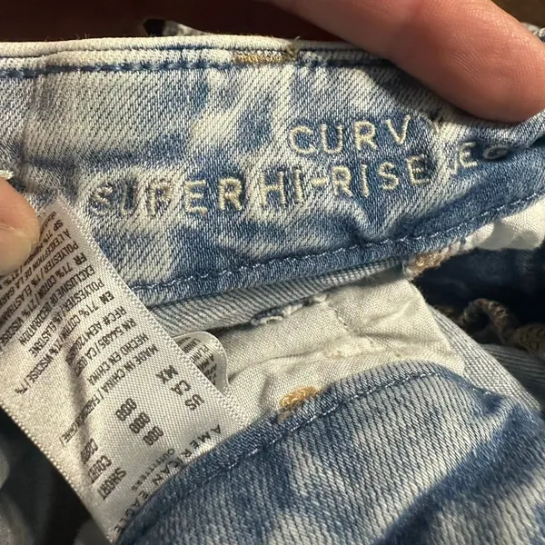 American Eagle 000 short normcore distressed curvy hi-rise jeggings - Image 3