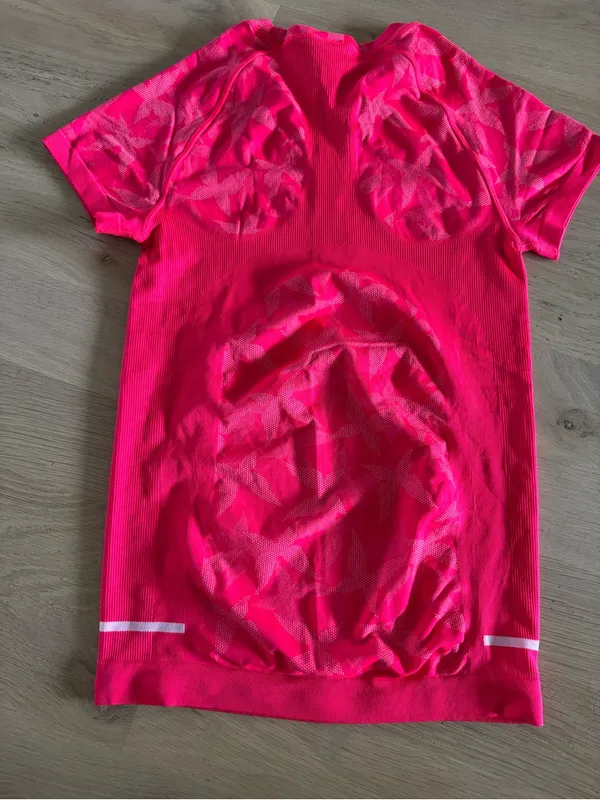Kari Traa Butterfly short sleeve T-Shirt pink size medium - Image 8