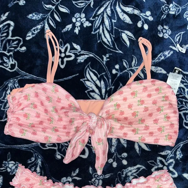 NEW! Dippin Daisy’s Sugar Plum June Bikini Top - Image 3