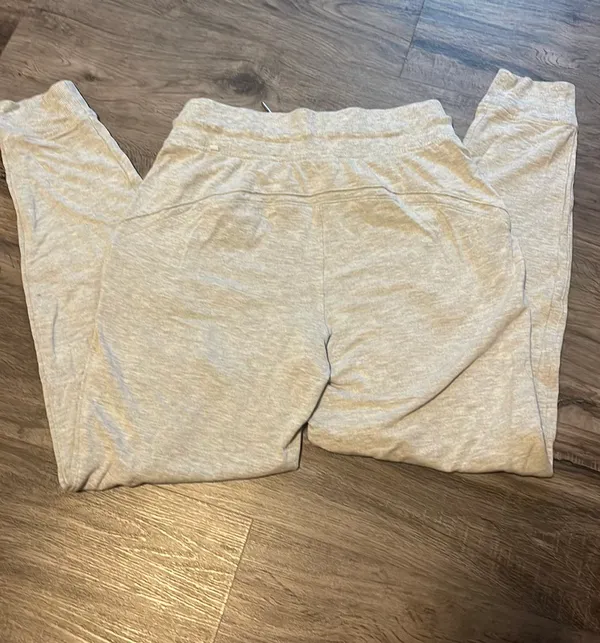 Lululemon Gray Full-Length Joggers size 4 - Image 3