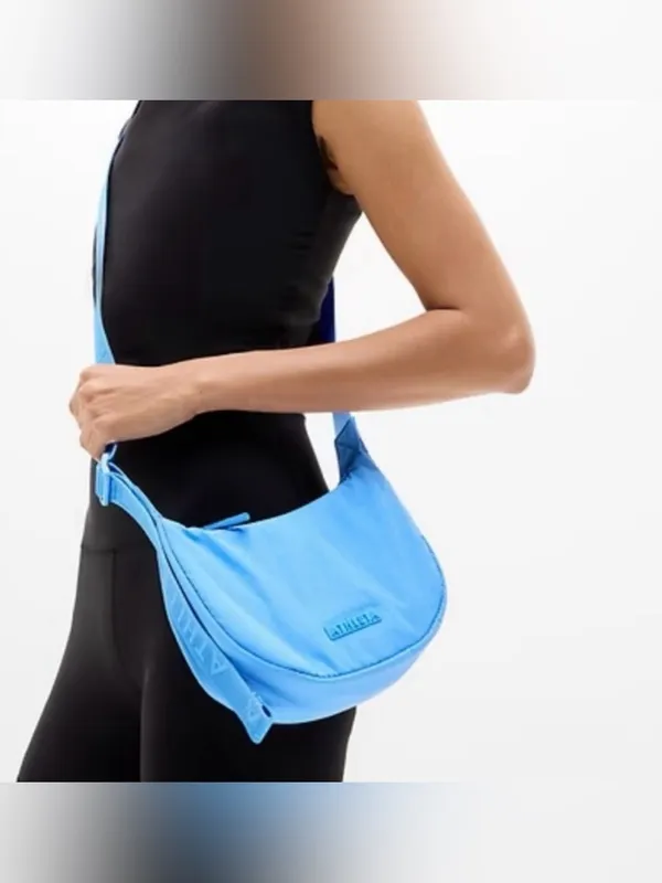Athleta All About Mini Crescent Bag Blue Like new! - Image 4