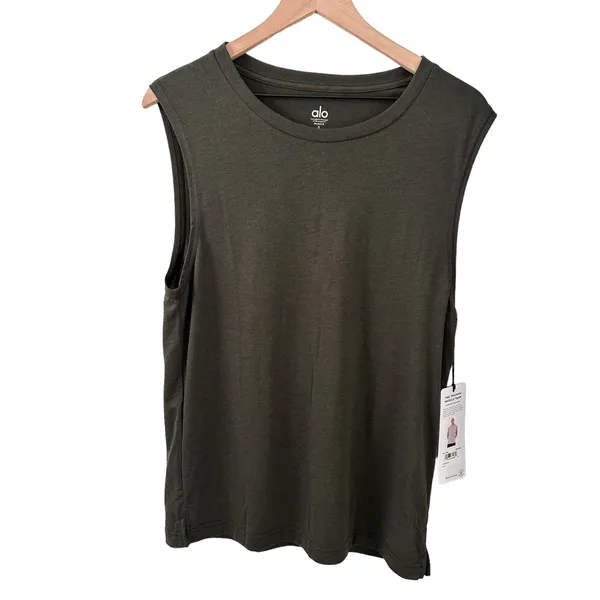 Alo Yoga THE TRIUMPH MUSCLE TANK Size Medium Green NWT - Image 3