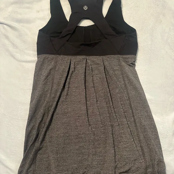 Lululemon tank top size 6 - Image 4
