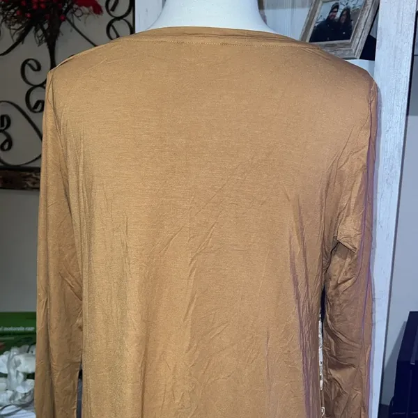 Logo lavish women’s tunic, long sleeve embroidered size small - Image 8