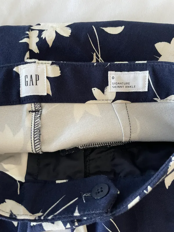 Gap NWT  Floral Slacks - Image 3